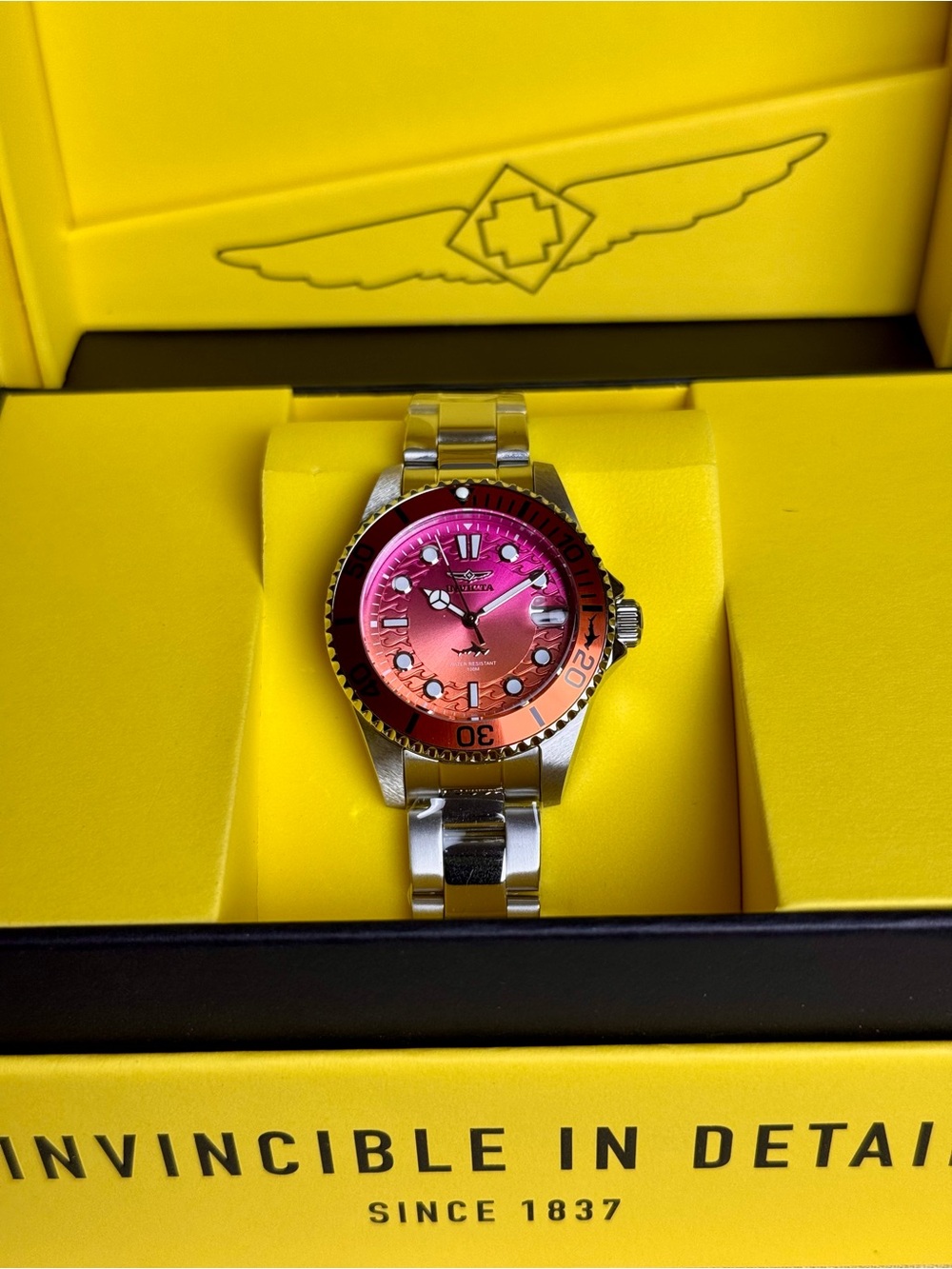 Invicta Pro Diver Red/Orange 34mm Women's Quartz Dive Watch 50924 NWT - Picture 7 of 7